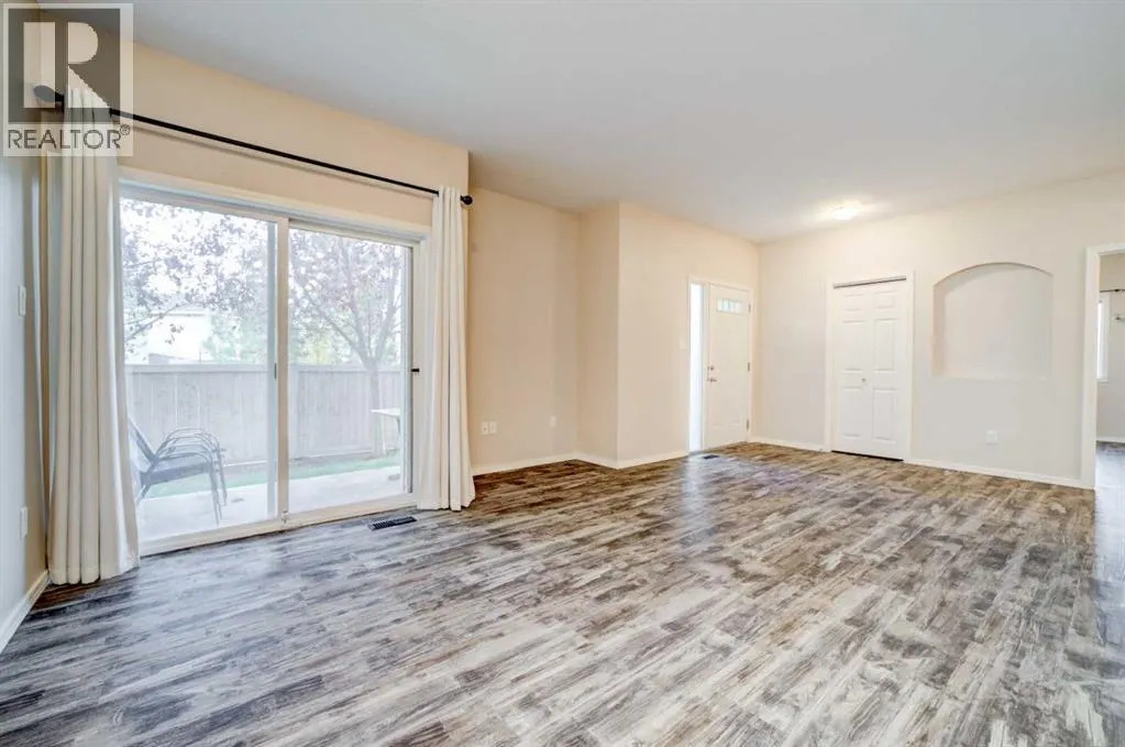 4, 125 Silkstone Road W