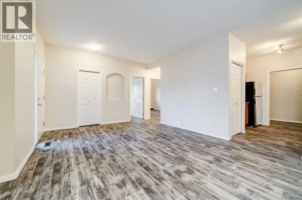 4, 125 Silkstone Road W