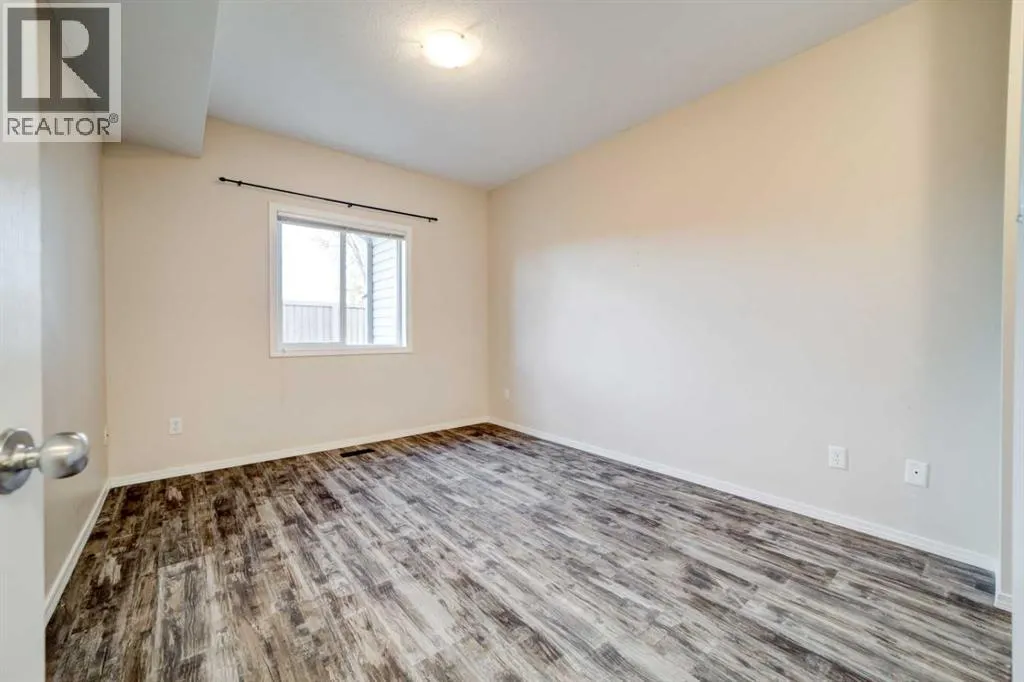 4, 125 Silkstone Road W