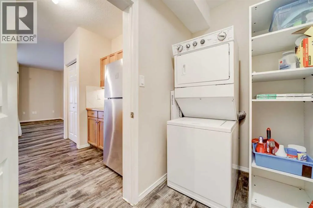4, 125 Silkstone Road W