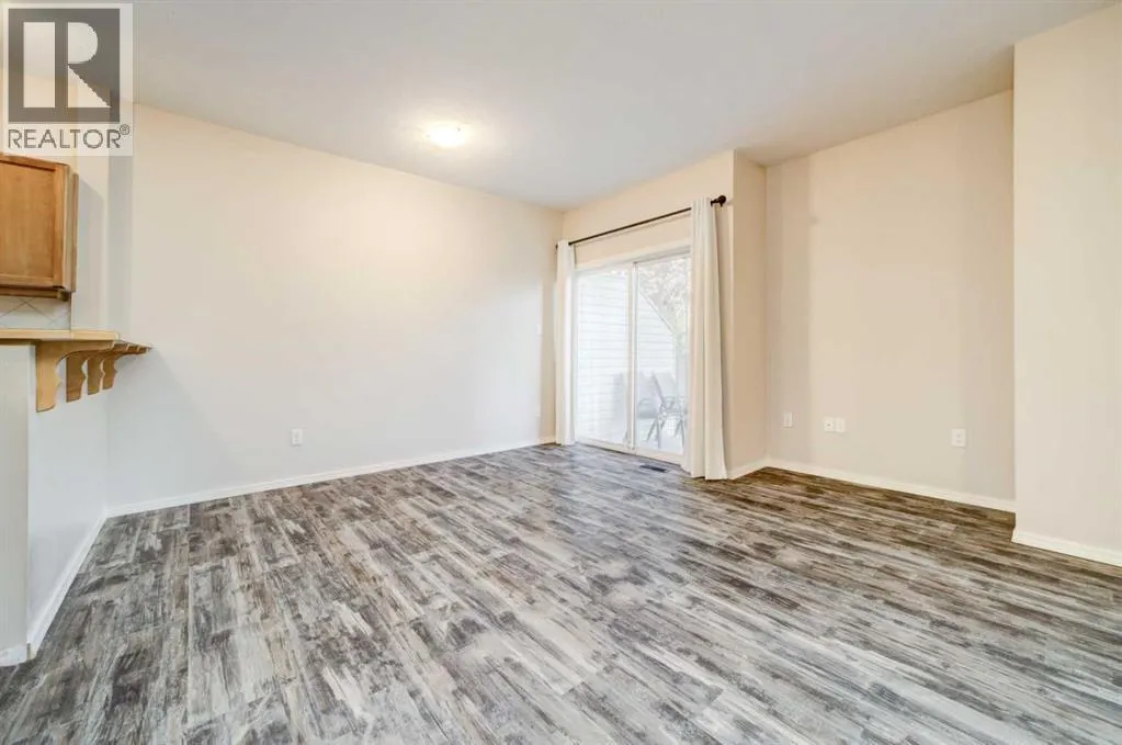 4, 125 Silkstone Road W
