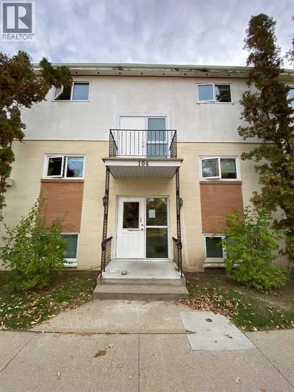 1-12, 104 1 Street E