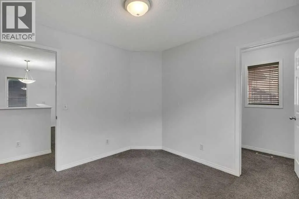 105 Saddlecrest Green NE