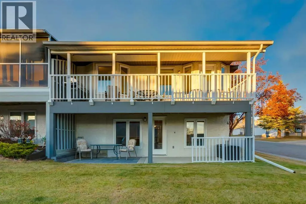 4 ARBOUR CLIFF Court NW