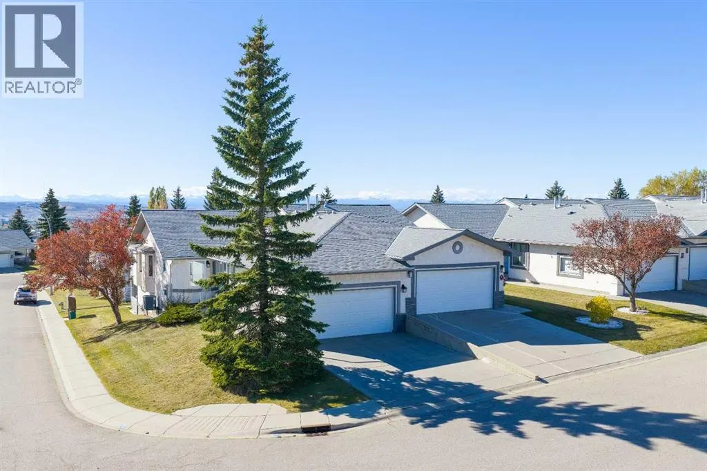 4 ARBOUR CLIFF Court NW