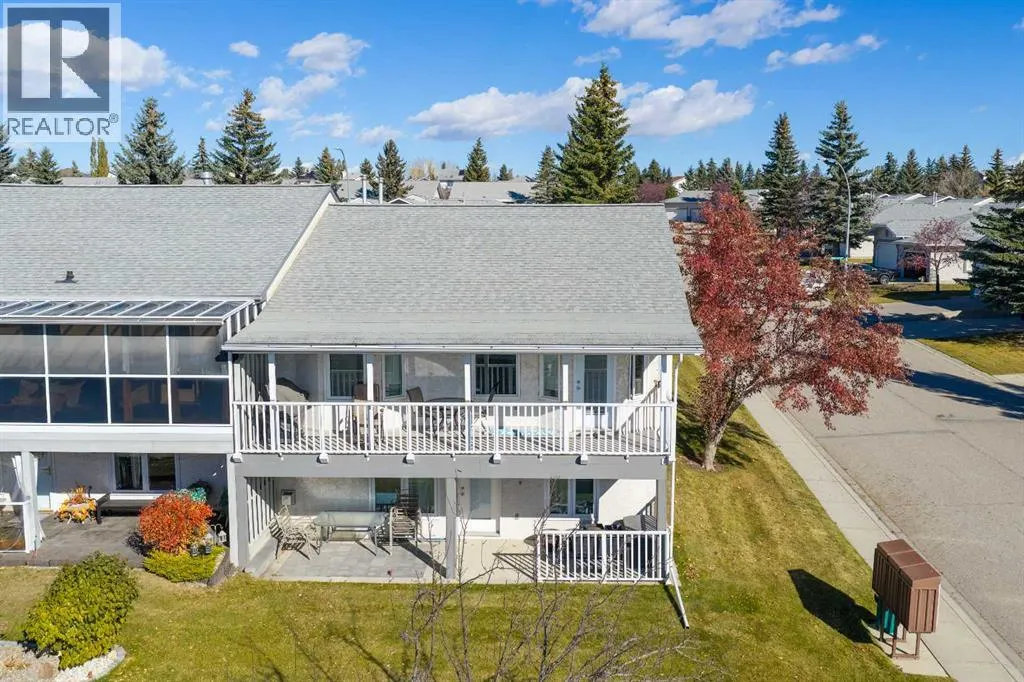4 ARBOUR CLIFF Court NW