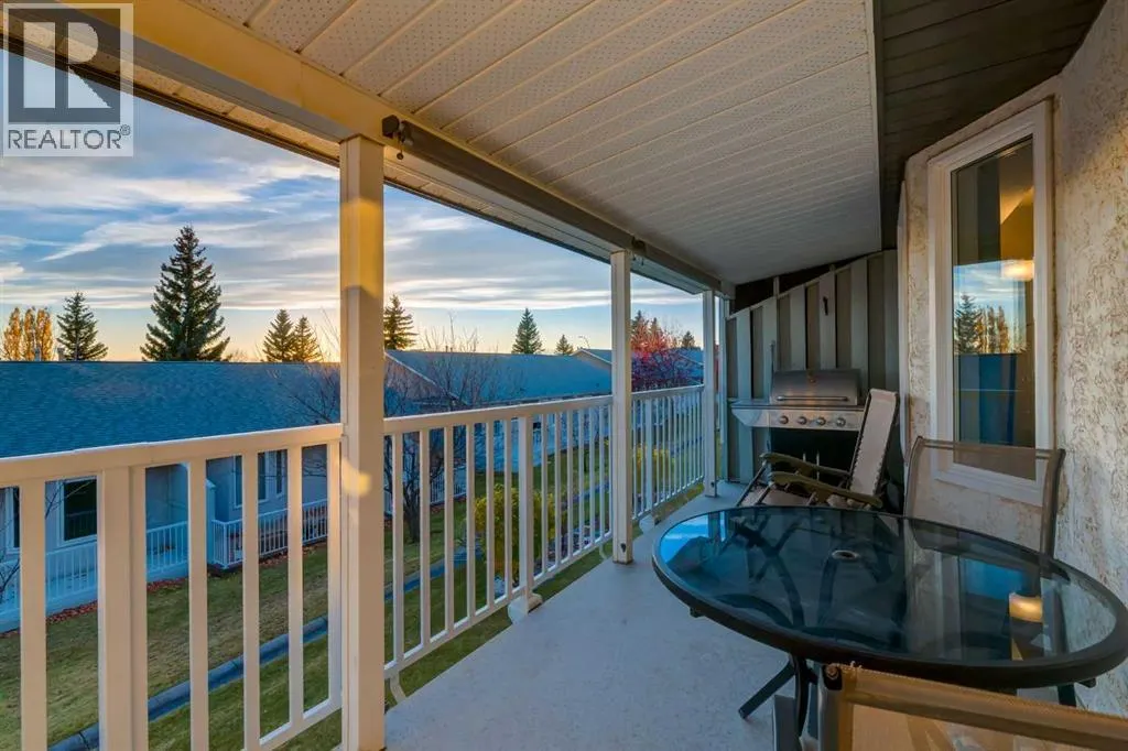 4 ARBOUR CLIFF Court NW