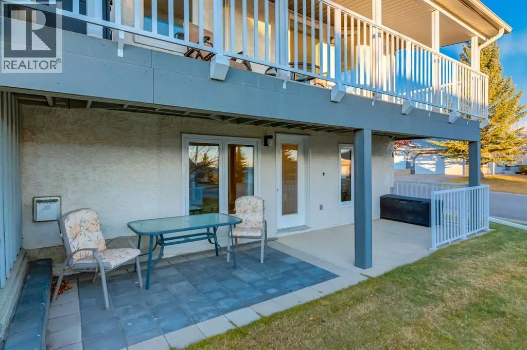 4 ARBOUR CLIFF Court NW
