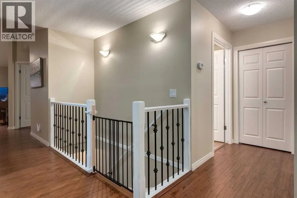 4 ARBOUR CLIFF Court NW