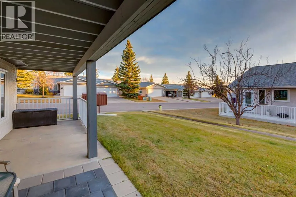 4 ARBOUR CLIFF Court NW