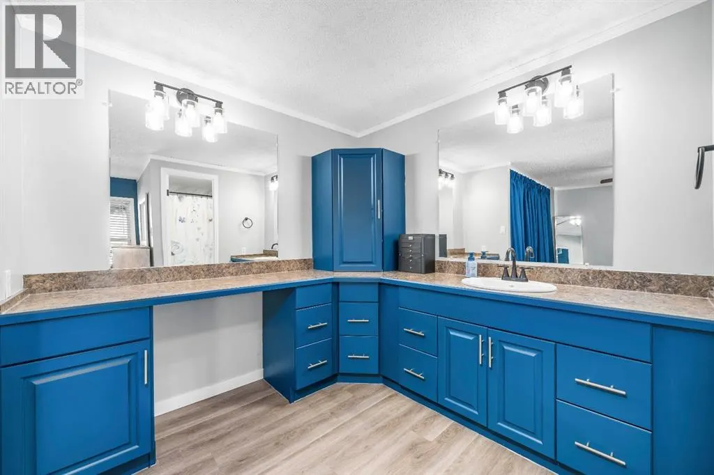 140 Birch Street W