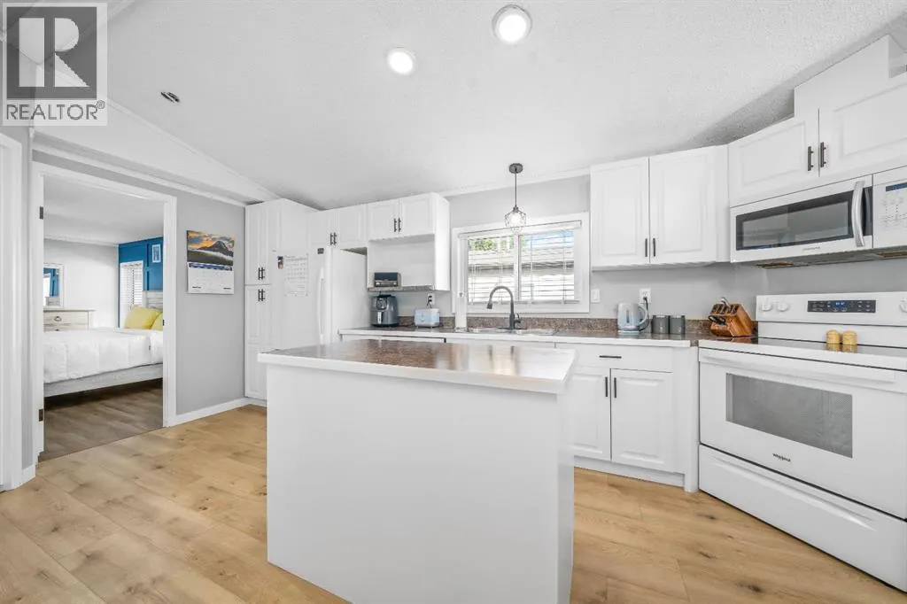 140 Birch Street W