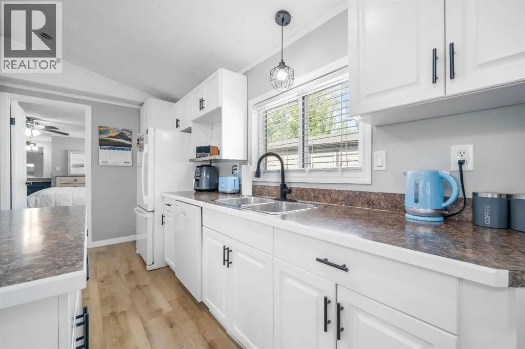 140 Birch Street W