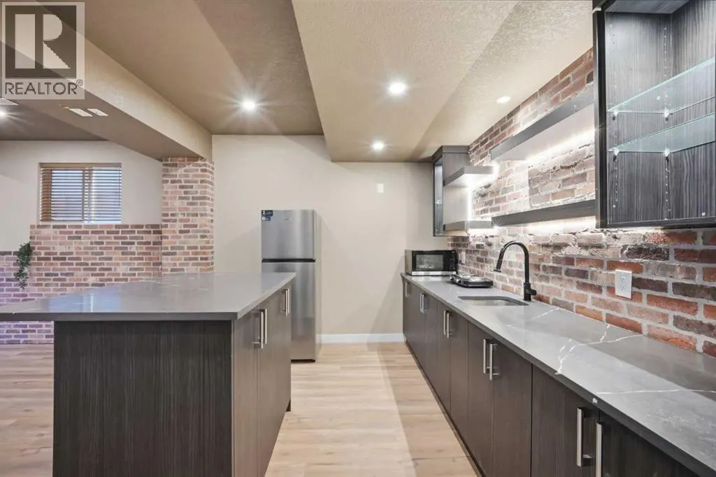 110 Baysprings Gardens SW