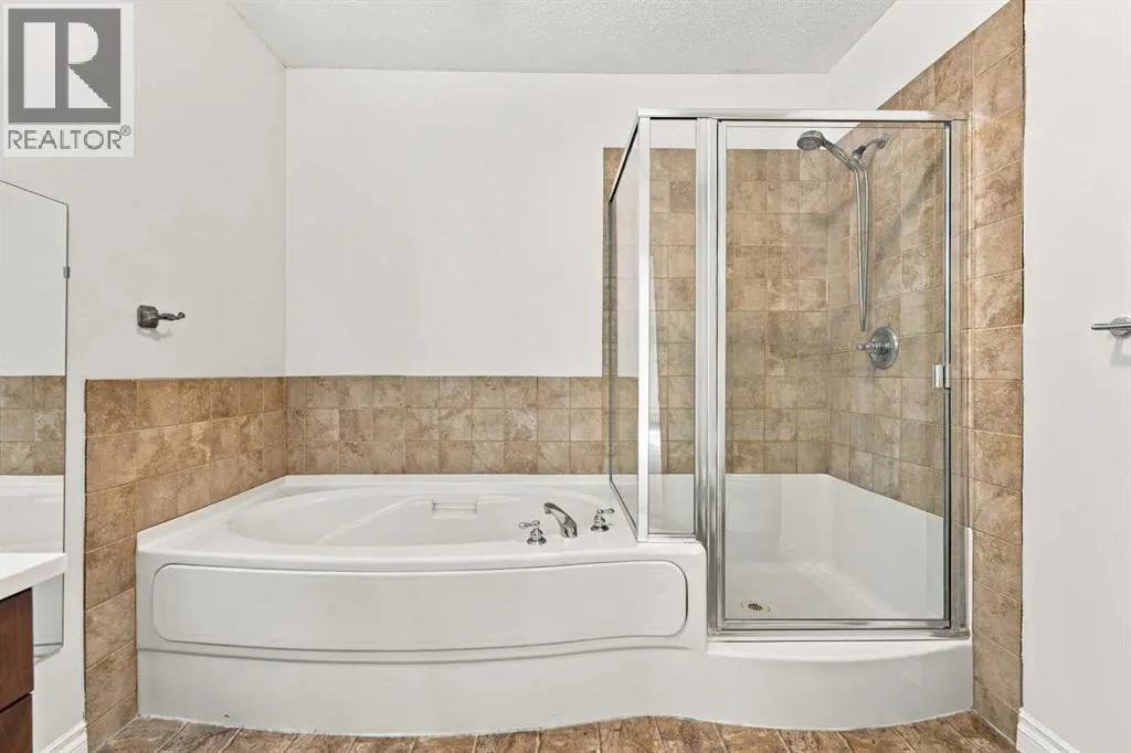 305, 30 Discovery Ridge Close SW