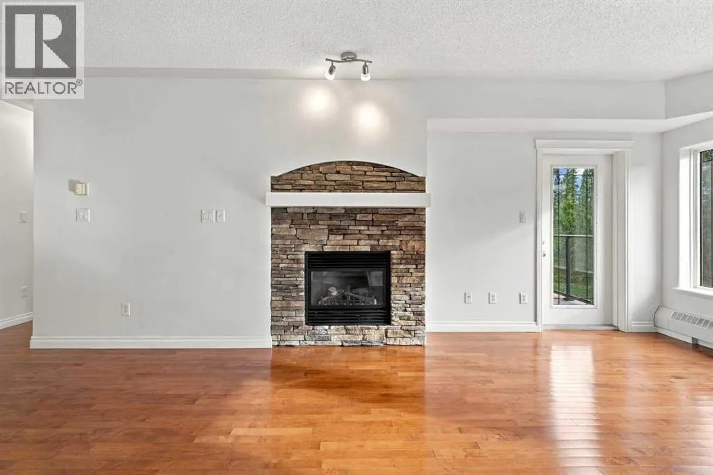 305, 30 Discovery Ridge Close SW