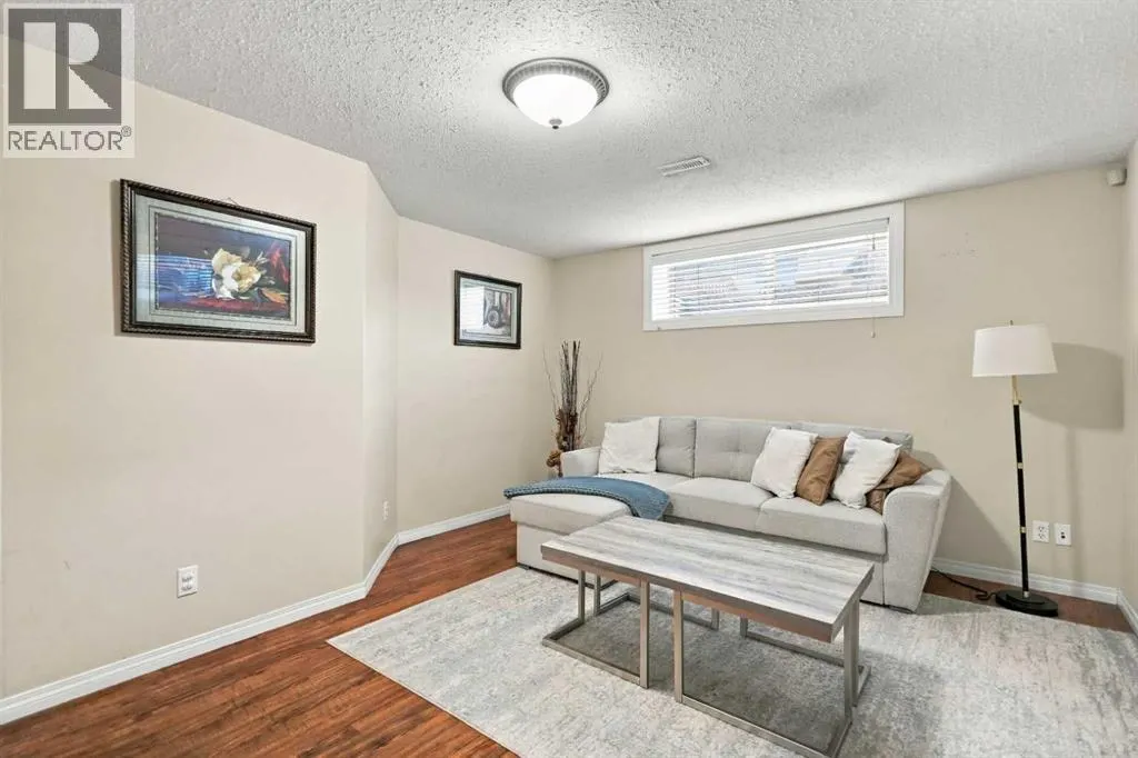 72 Oak Drive
