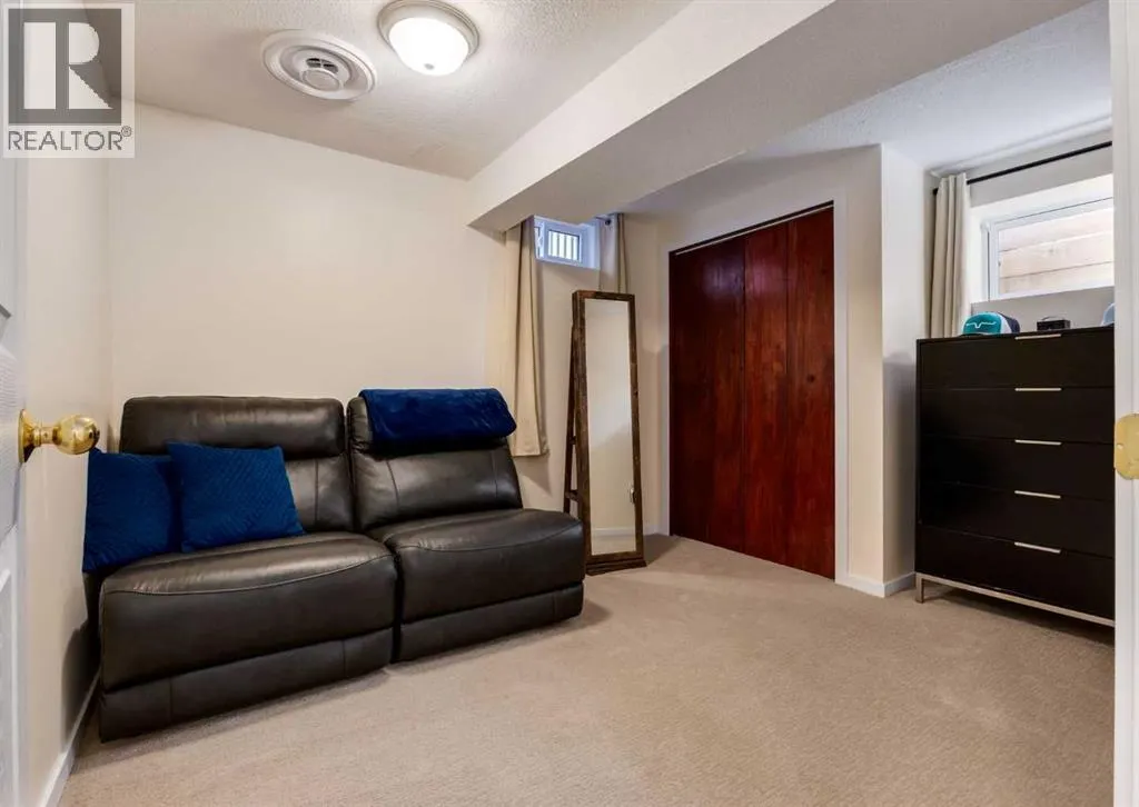 67 Alderwood Close SE