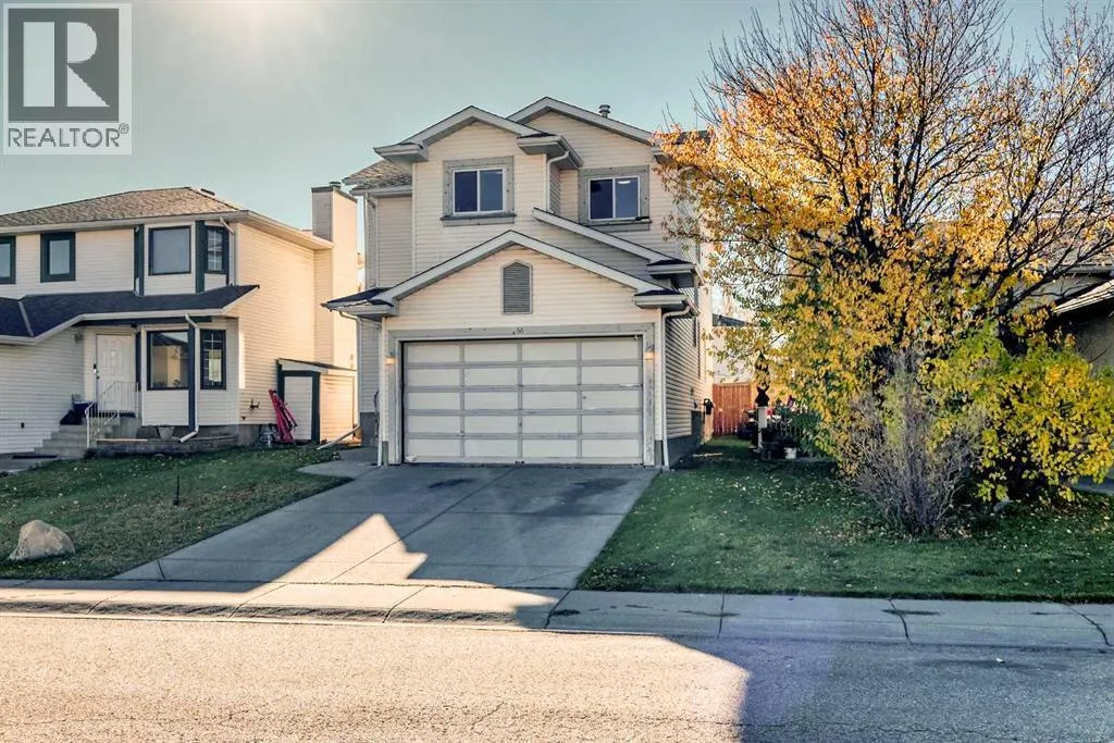 66 Harvest Oak Crescent NE