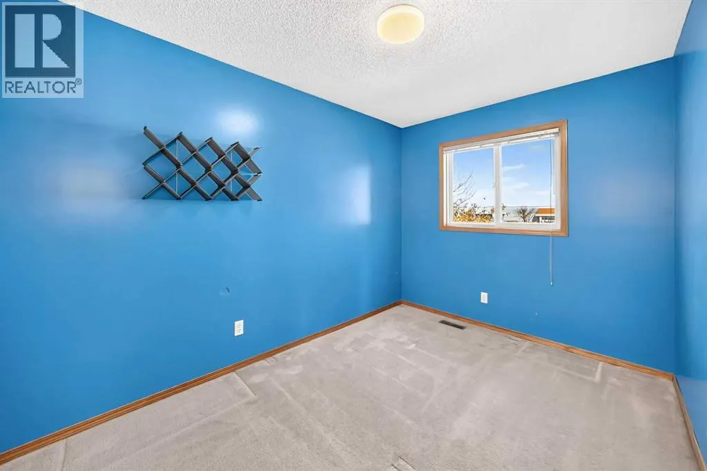 66 Harvest Oak Crescent NE