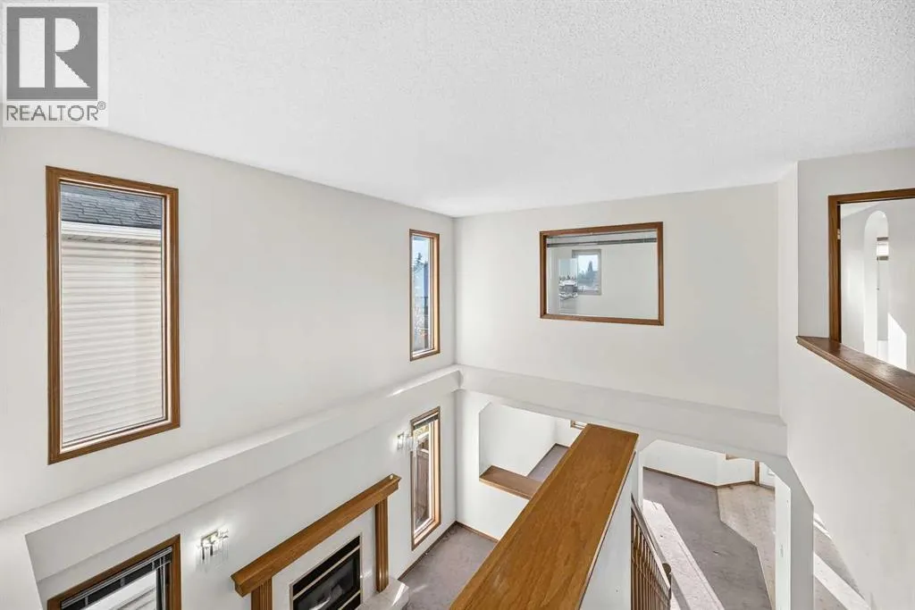 66 Harvest Oak Crescent NE
