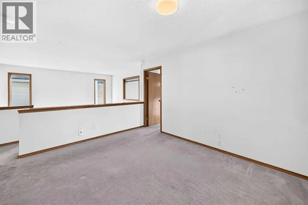 66 Harvest Oak Crescent NE