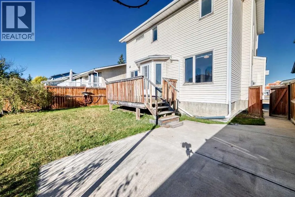 66 Harvest Oak Crescent NE