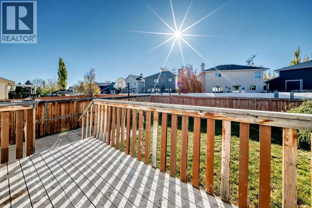 66 Harvest Oak Crescent NE