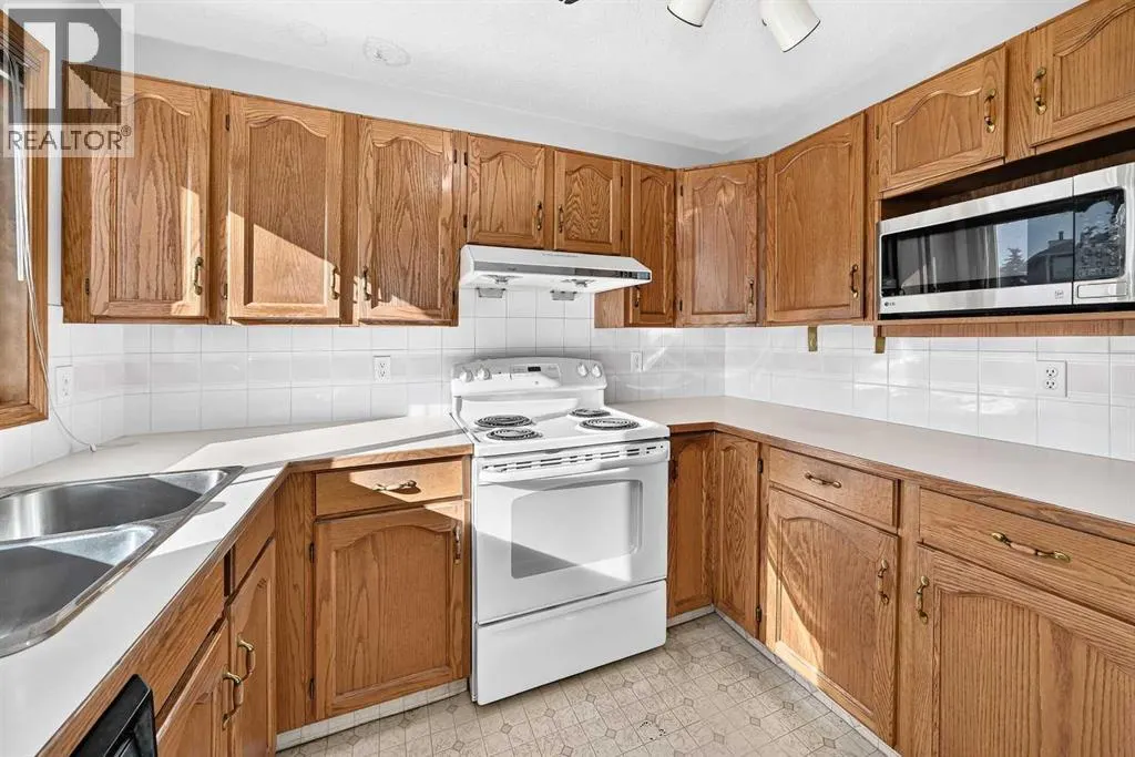 66 Harvest Oak Crescent NE