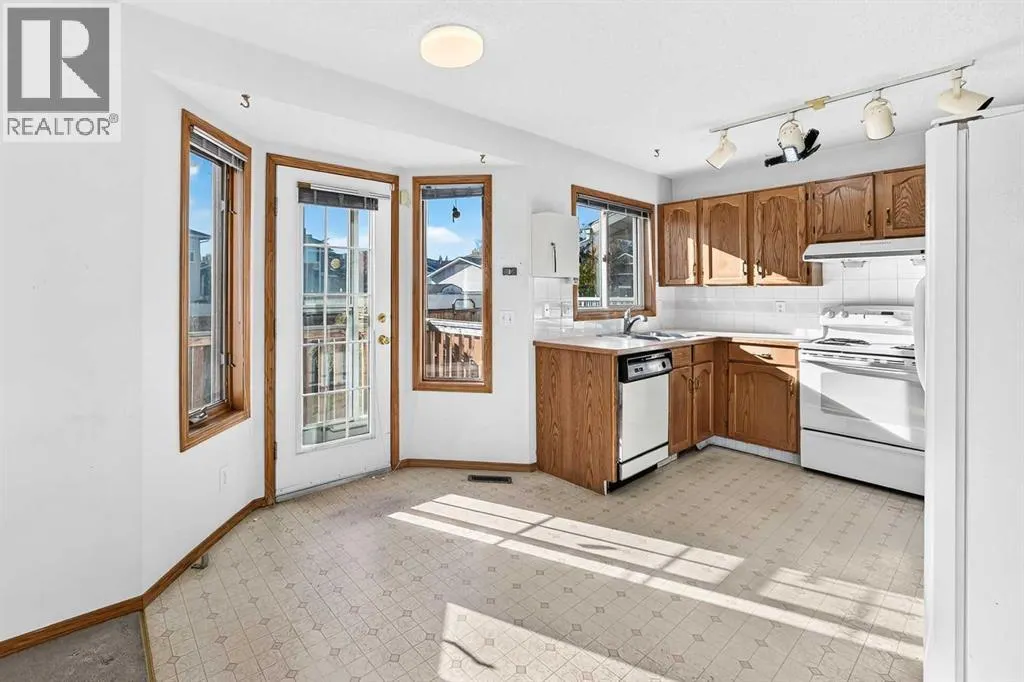 66 Harvest Oak Crescent NE