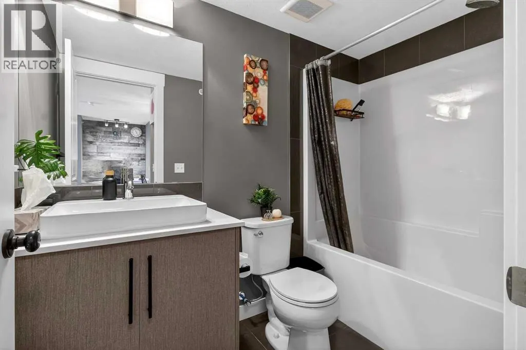 4403, 302 Skyview Ranch Drive NE