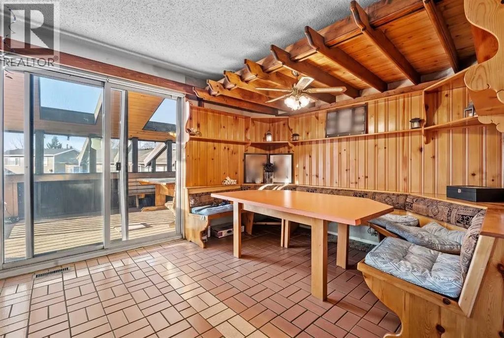 32 Castleglen Court NE