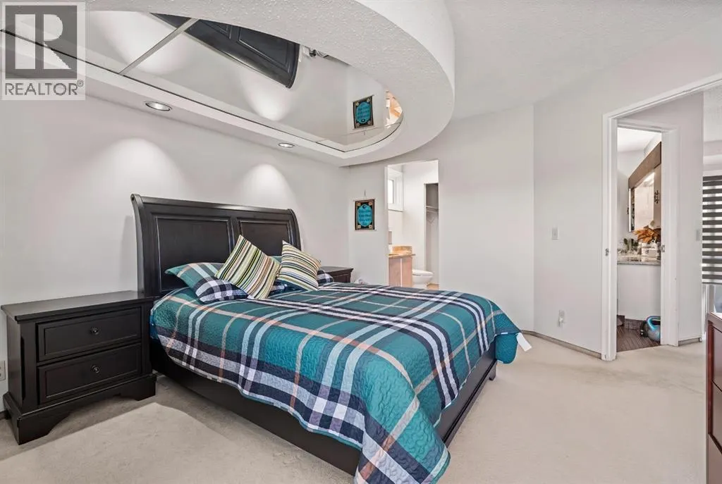 32 Castleglen Court NE