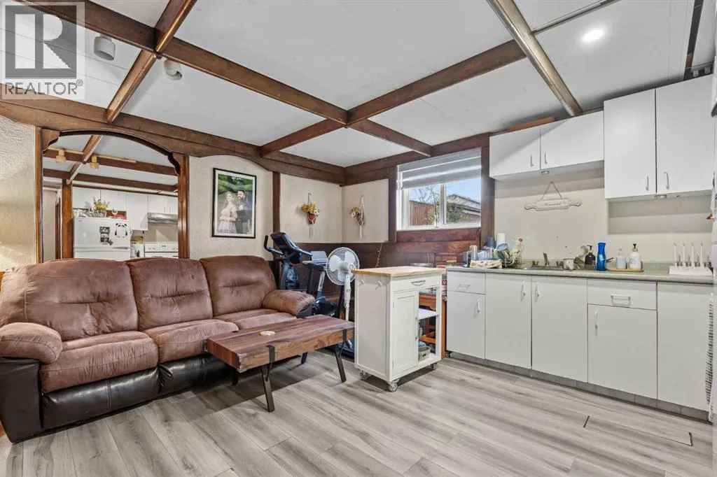 32 Castleglen Court NE