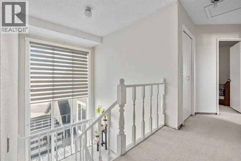 32 Castleglen Court NE