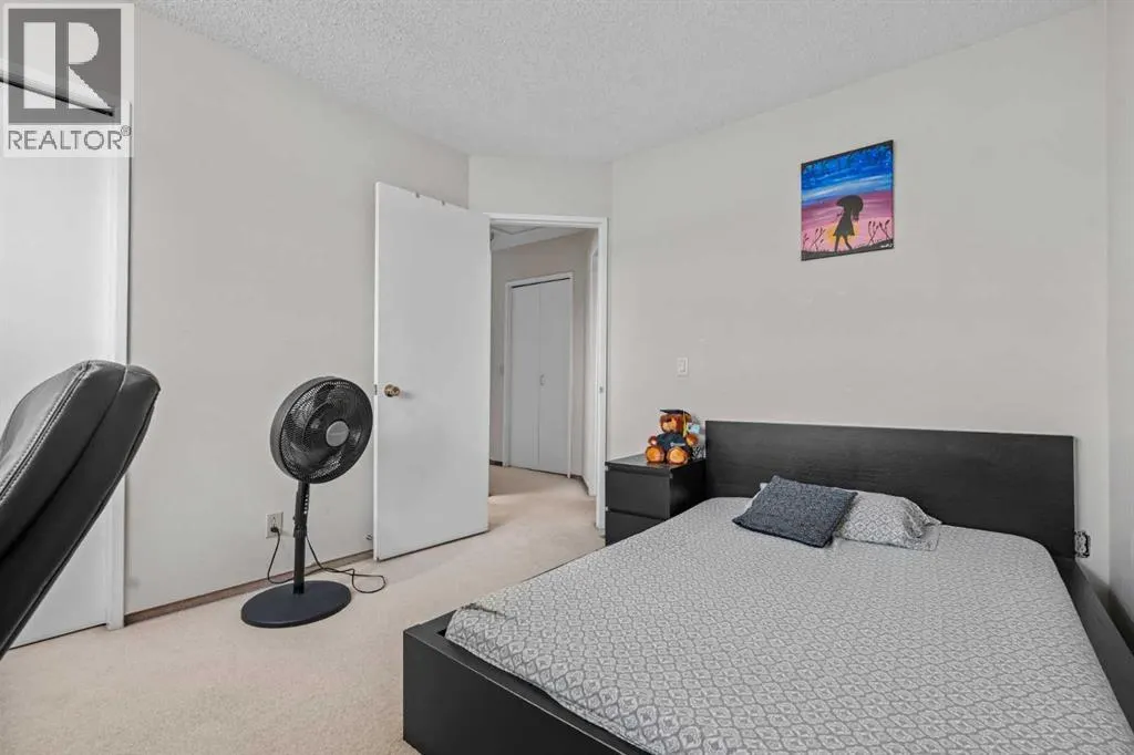 32 Castleglen Court NE