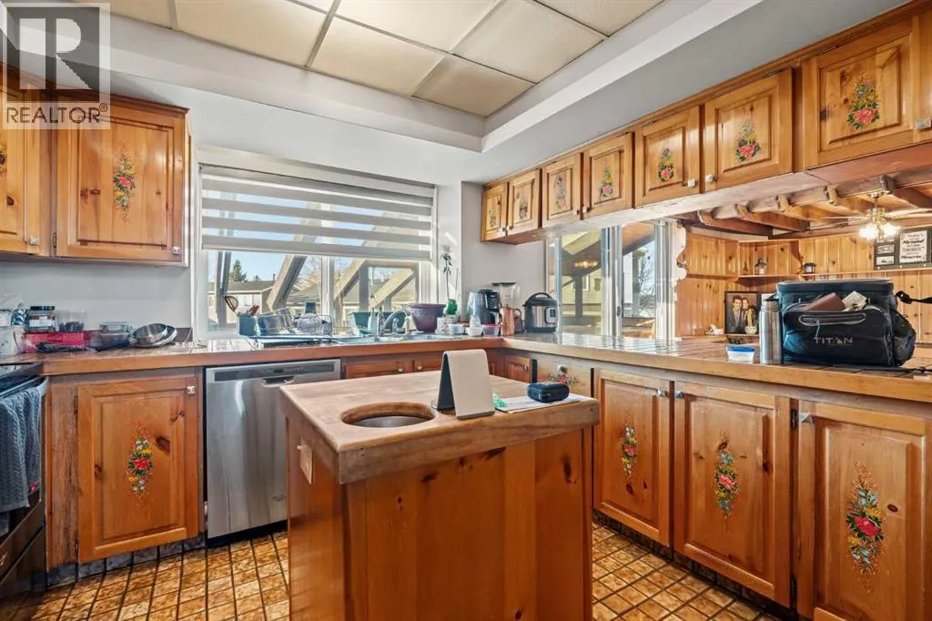 32 Castleglen Court NE