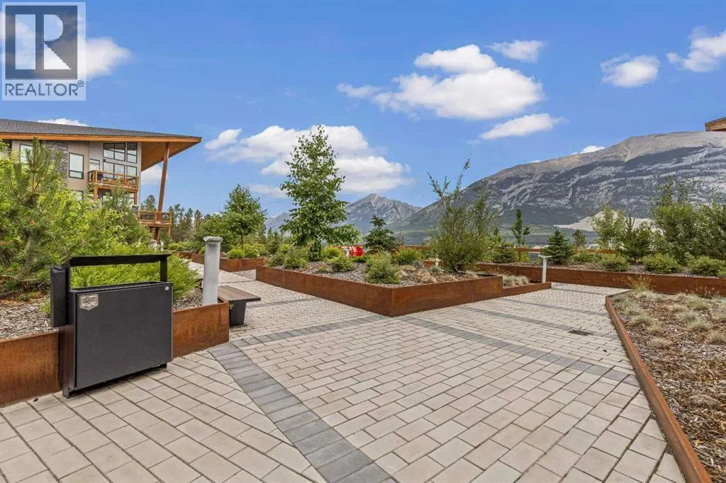 306, 106 Stewart Creek Rise