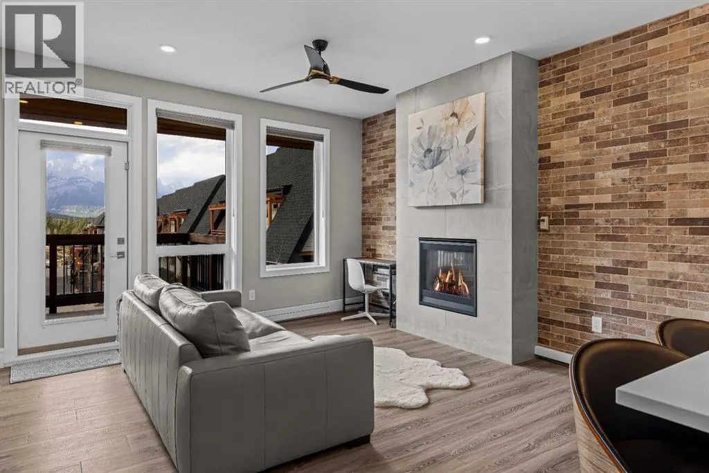 306, 106 Stewart Creek Rise