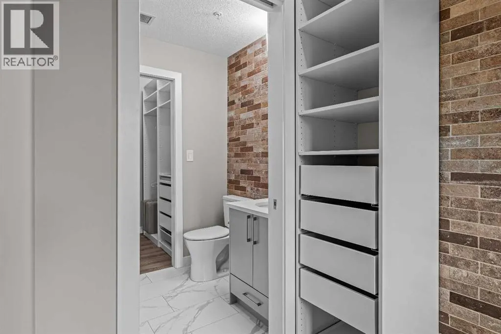 306, 106 Stewart Creek Rise