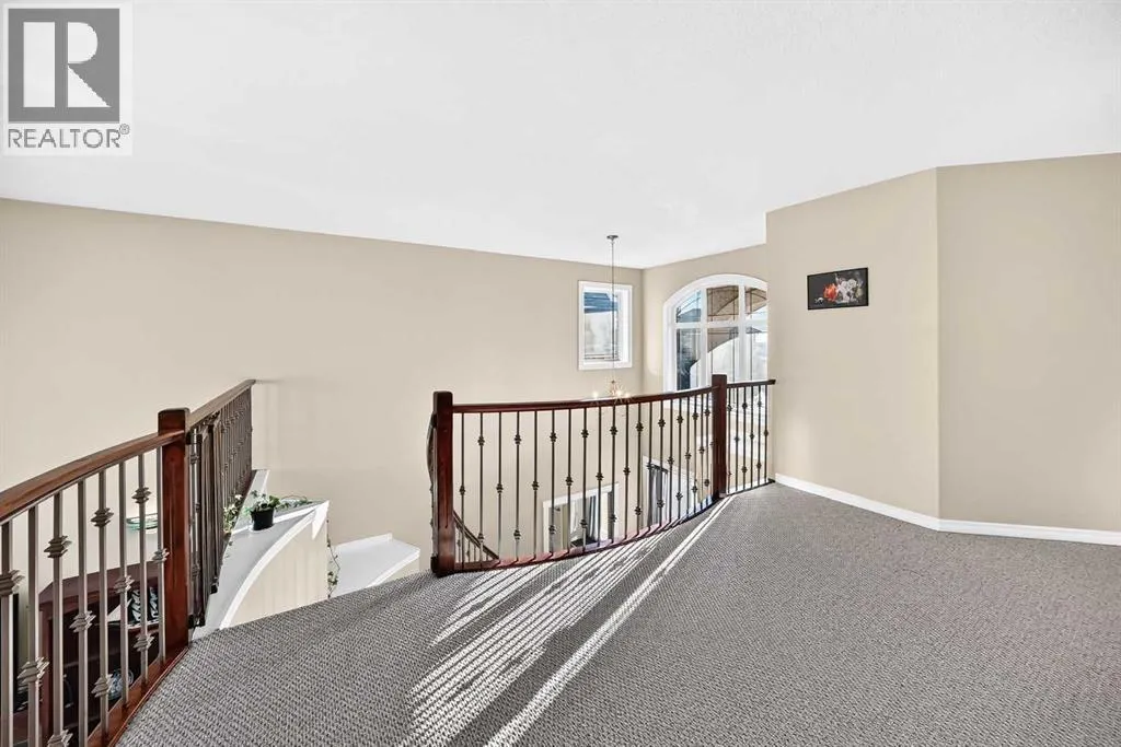 222 Royal Crest Place NW