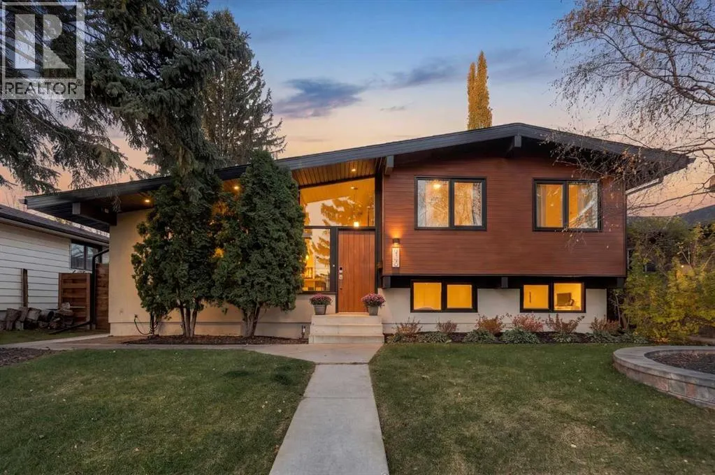 2740 Lionel Crescent SW
