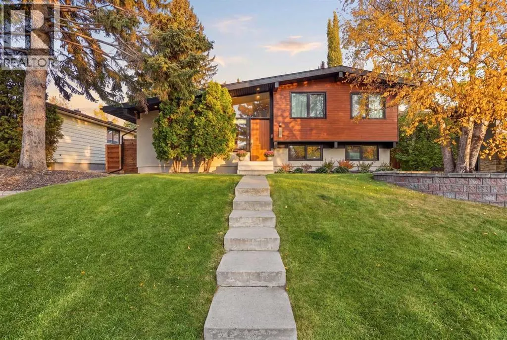 2740 Lionel Crescent SW