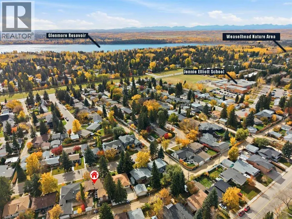 2740 Lionel Crescent SW