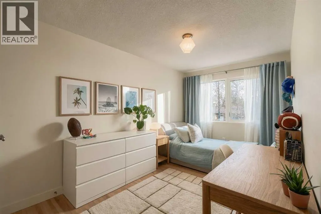 2740 Lionel Crescent SW