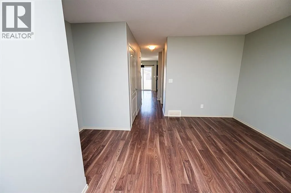 1404, 30 Carleton Avenue