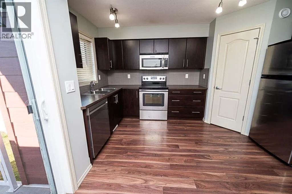1404, 30 Carleton Avenue