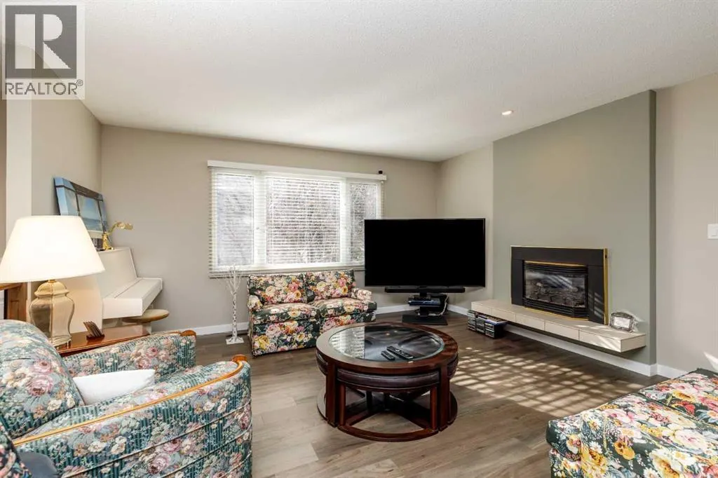 102 Welton Crescent