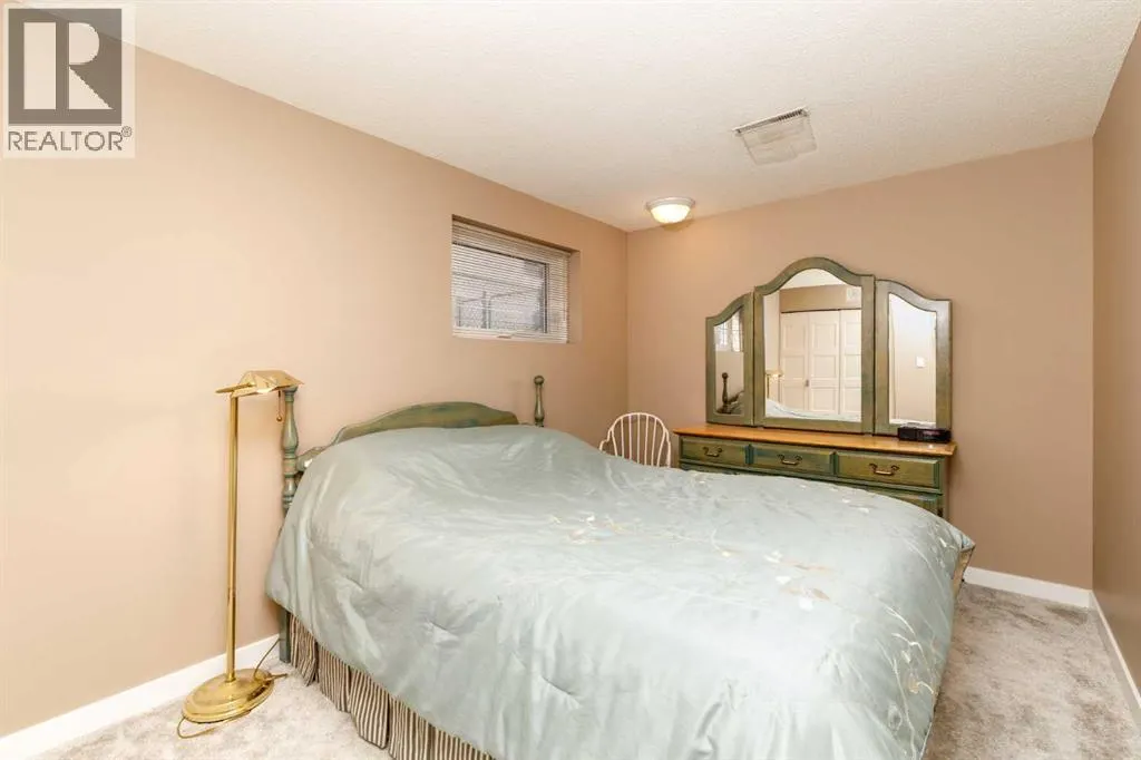 102 Welton Crescent