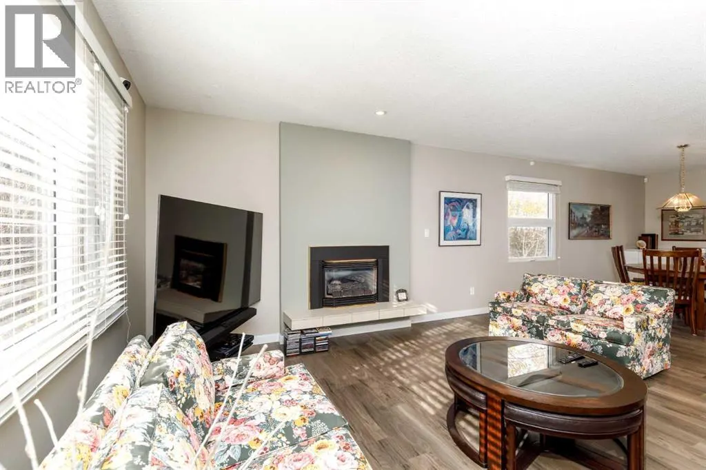 102 Welton Crescent